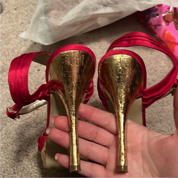 Guess satin and cork stilettos size 7 in red - Picture 6 of 6